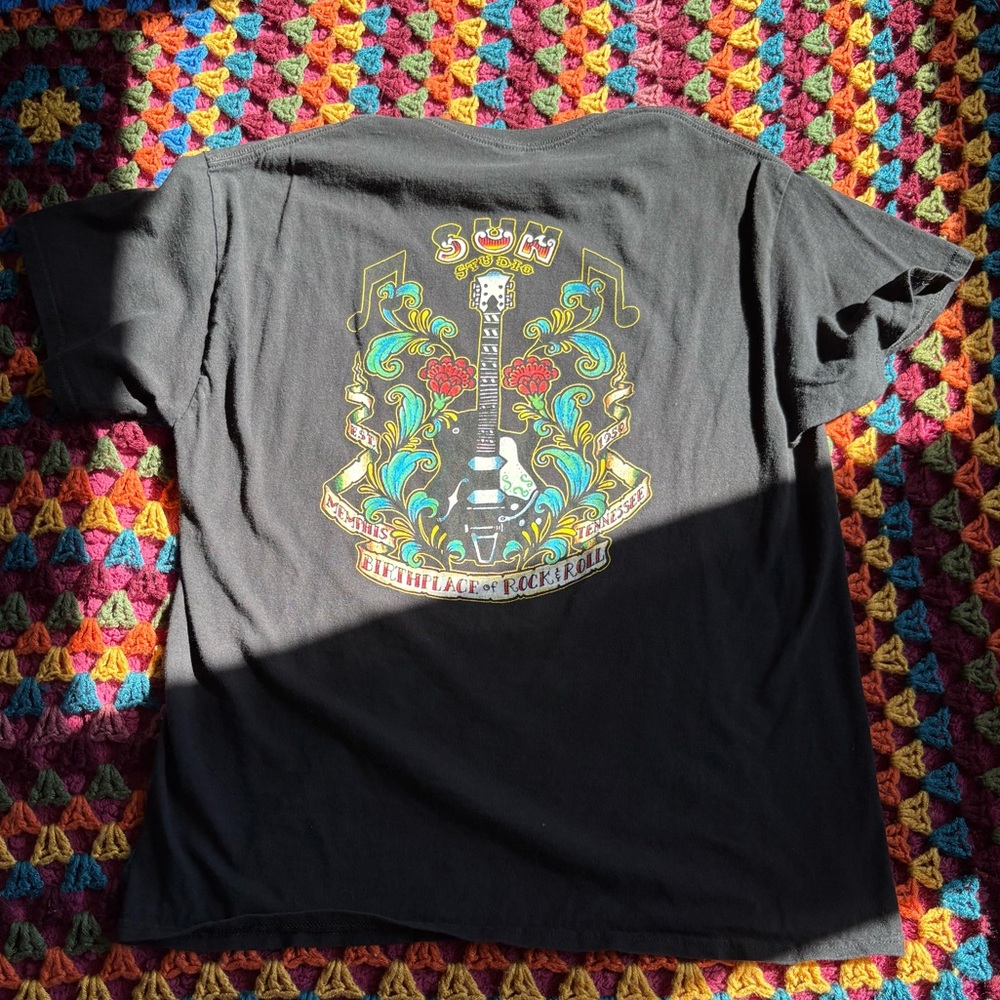 Men’s Size Medium Sun Studio Graphic Tee